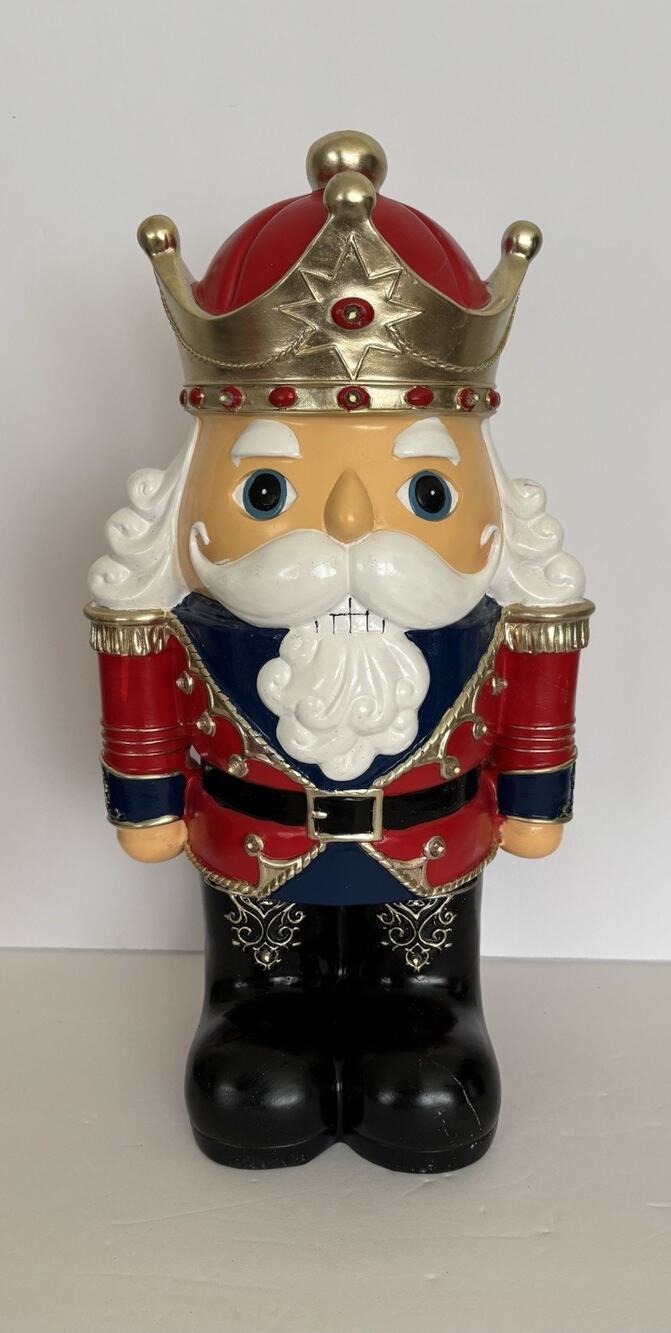 Plow And Hearth Christmas King Nutcracker Statue 17..5” LED Lights Works